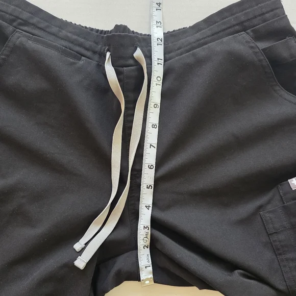 FIGS Yola High Waisted Skinny Tapered Leg Scrub Pants M Black  Tailored Nursing - Picture 14 of 16